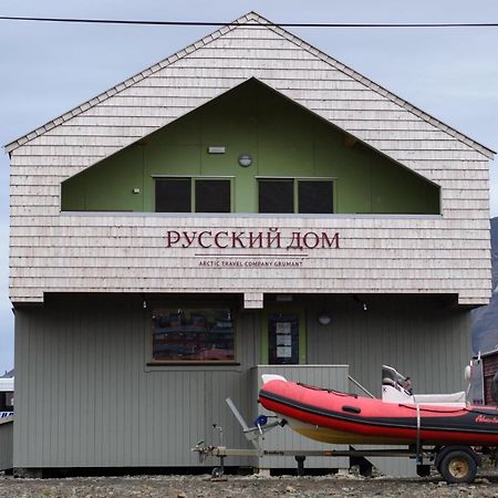 Russkiy Dom Albergue Longyearbyen Exterior foto