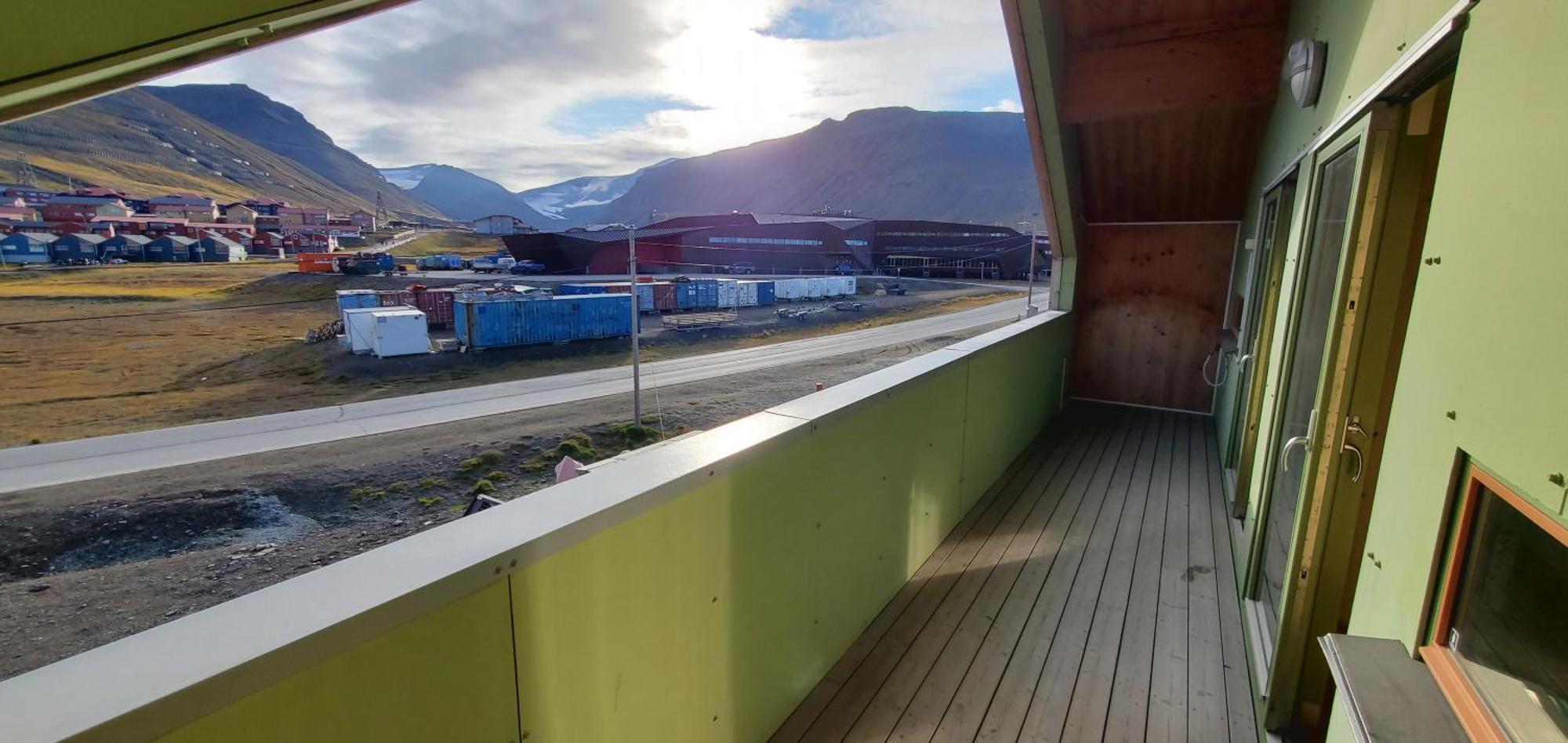 Russkiy Dom Albergue Longyearbyen Exterior foto